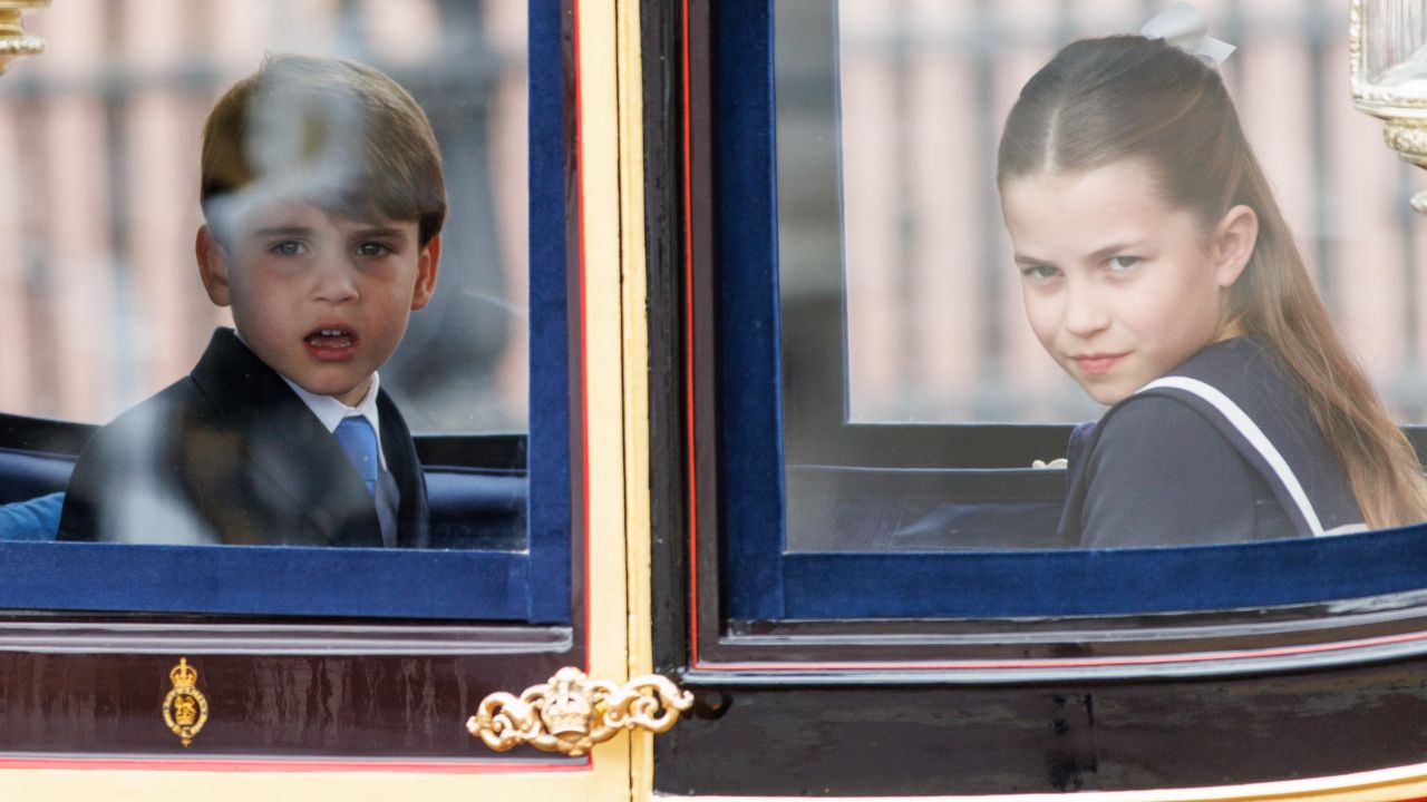 <p>В карета напът за Trooping the Color</p>