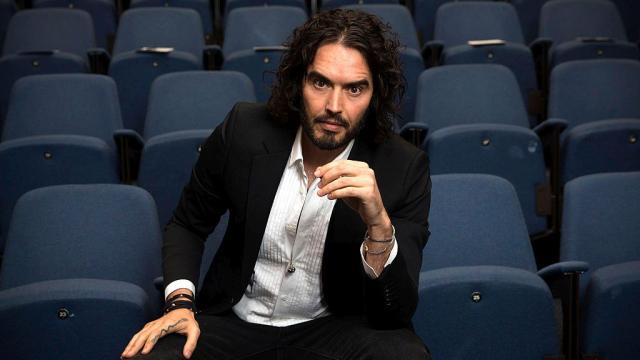 Комикът Ръсел Бранд е обвинен в още две сексуални престъпления