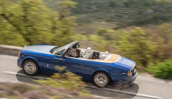Rolls-Royce Phantom VII Drophead Coupe