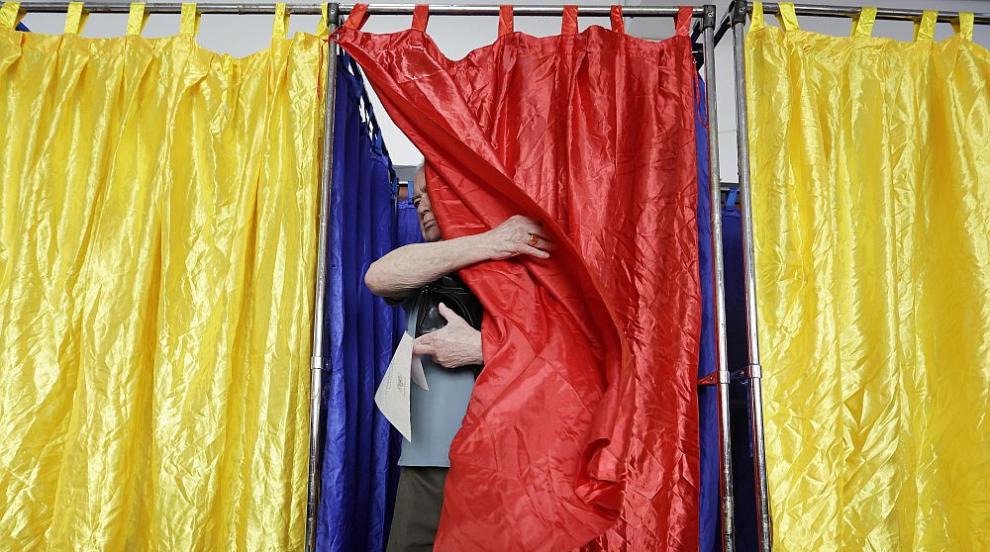 Забраниха на един от кандидатите за президент на Румъния да гласува (ВИДЕО)