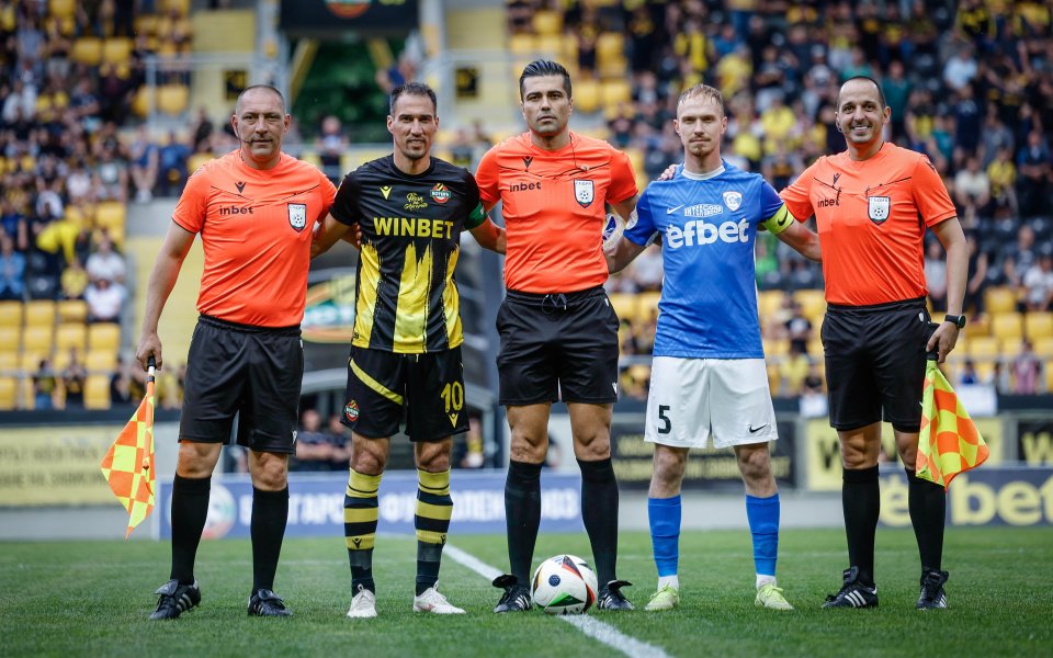 $(document).ready(function() { lastModifyEvent.halftimes = {match_id:2649373, type_id : 1}; phpEventObj =