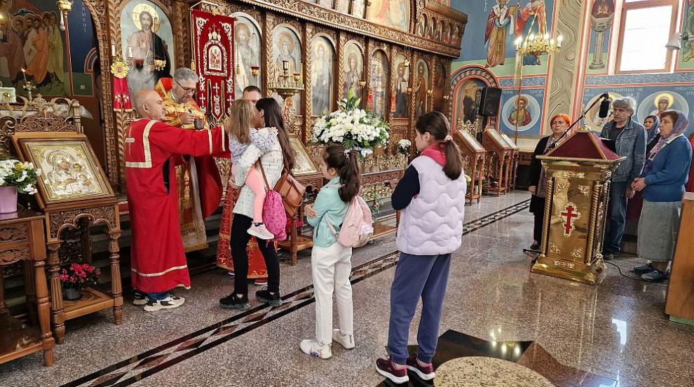 В третата неделя на Възкресение храмовете у нас почетоха паметта на жените мироносици