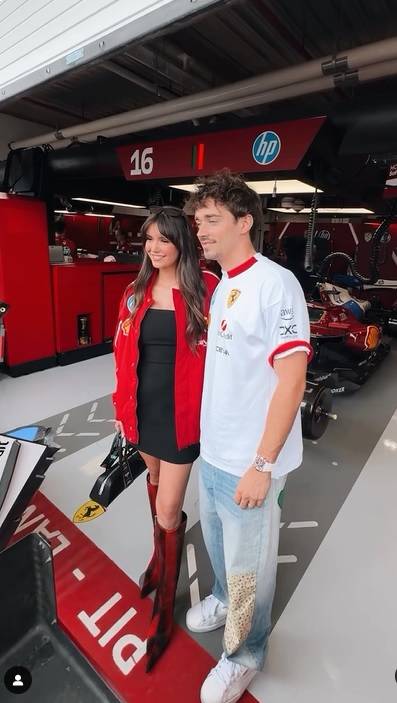 Нина Добрев