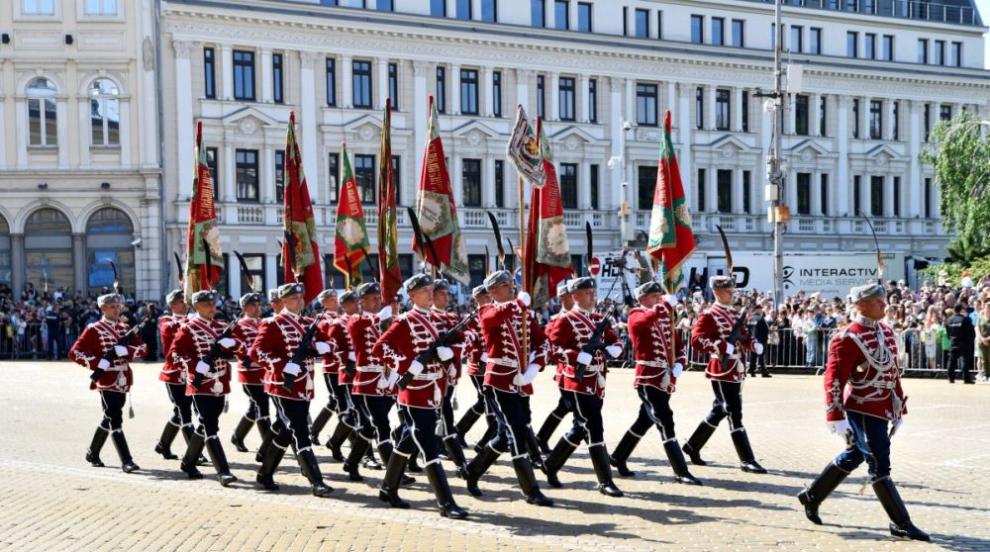 Министърът на отбраната: Посрещаме празника на Българската армия с оптимизъм