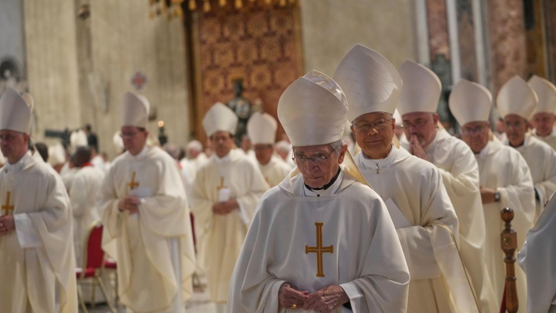 Конклавът за избор на нов папа започва днес и в
