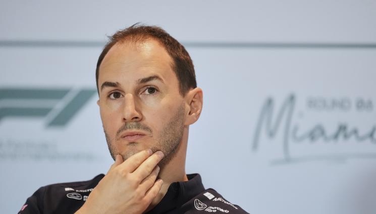 Оливър Оукс - Оливър Оукс подаде оставка като шеф на отбора на Алпин във Формула 1