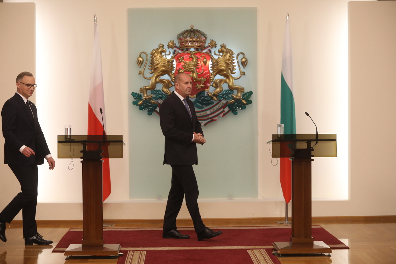 <p>Румен Радев посрещна полския си колега в президентството.</p>