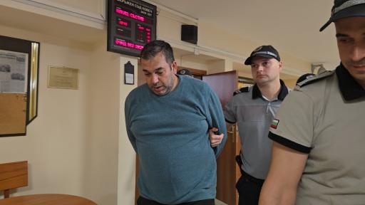 Мъжът, хвърлил дете от мост, се оплака от тормоз