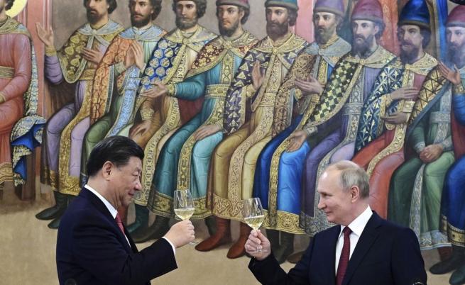 Путин: Русия е рамо до рамо с Китай срещу 