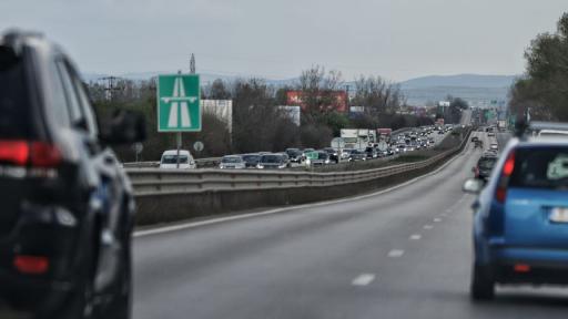 По две нарушения в рамките на минута: Заснеха 286 шофьори с превишена скорост на "Тракия"