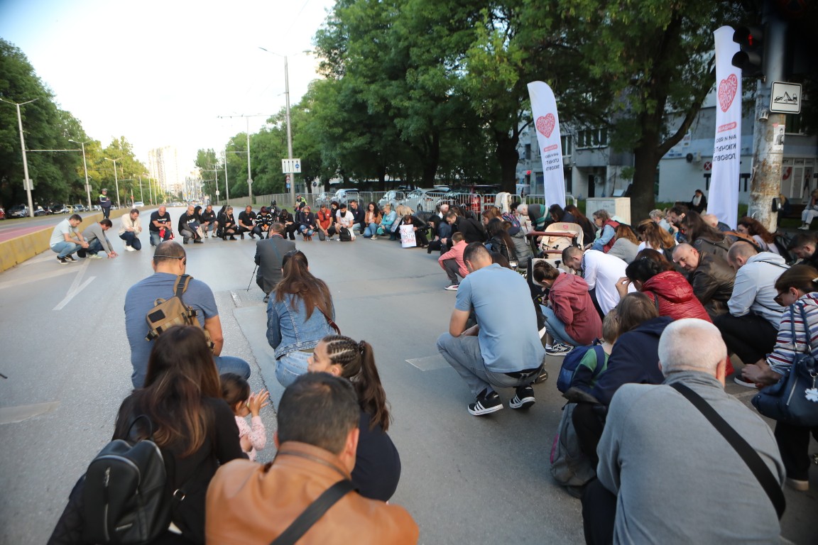<p>Протест в памет на Ани и Явор на столичния бул. &bdquo;Сливница&ldquo;</p>
