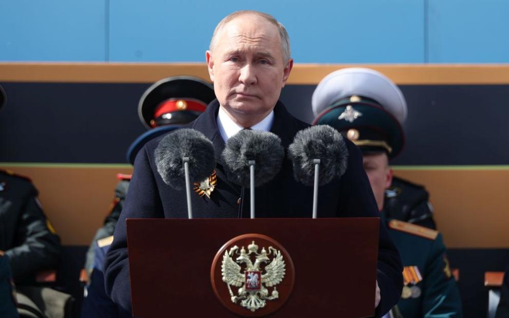 Путин поздрави участниците в парада по случай 80-ата годишнина от