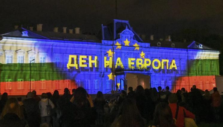 ден на европа - Стоян Тодоров от „Безсмъртен полк България“: Участвам заради синовете и дядовците ми!