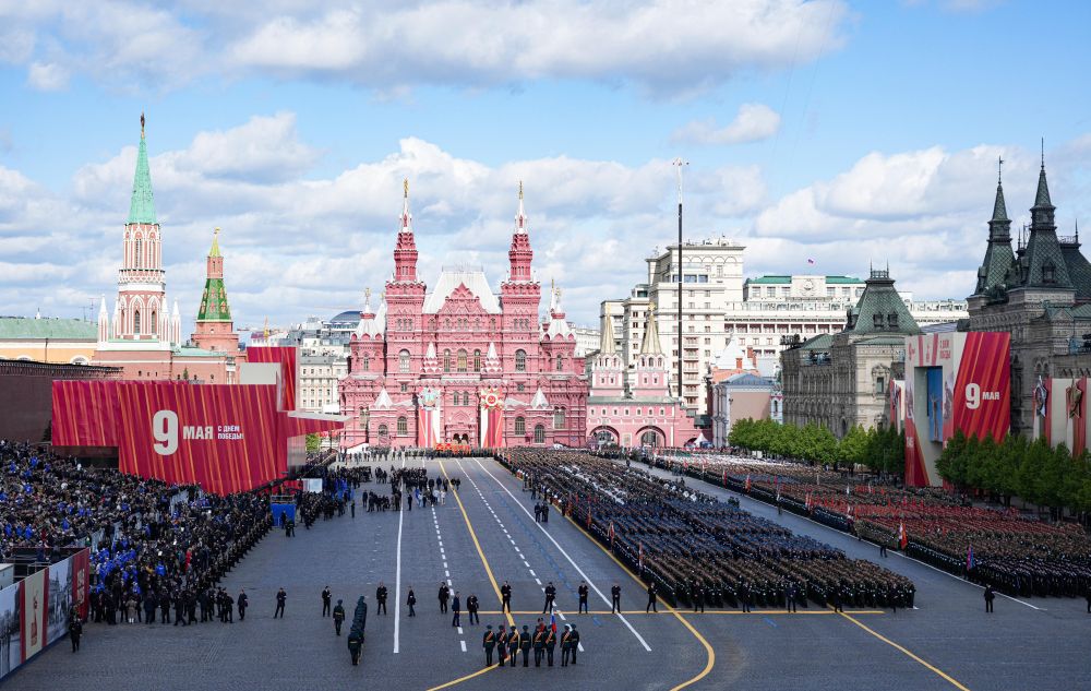 Военнослужещи, участващи в парада по случай Деня на победата