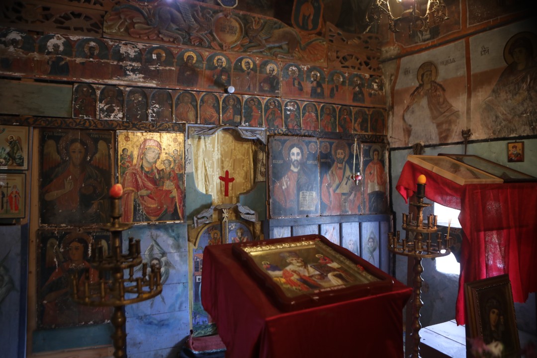 <p>В Годечкото село Туден отбелязаха летния Никулден с боб курбан в църквата св. &quot;Николай Чудотворец&quot;.</p>