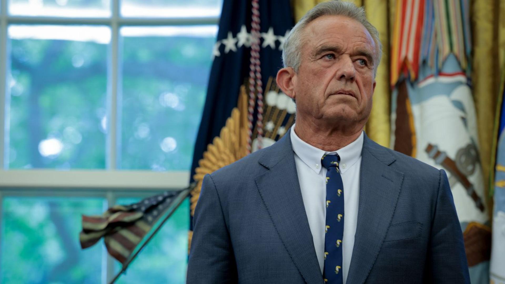 Робърт Кенеди младши отдавна твърди че Сирхан Сирхан който е прекарал