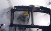 Автобус се вряза в аварирал автомобил – пламъци, жертва и 32 ранени в Лос Анджелис