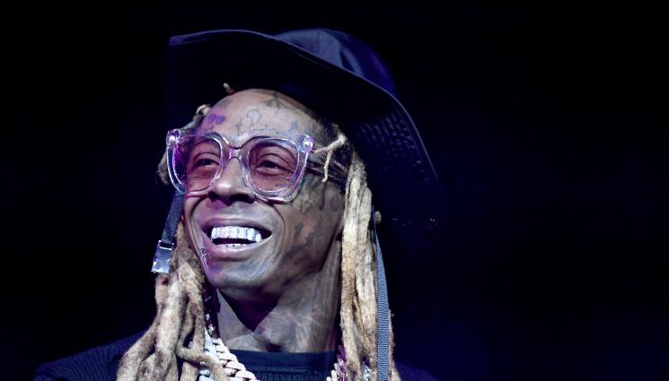 Лил Уейн - ДРАМА В СТИЛ ХОЛИВУД: Лил Уейн бие и зарязва по СМС!