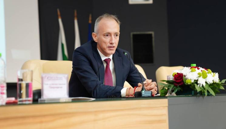 Красимир Вълчев - Красимир Вълчев: Имаме проблем с недостиг на учители по математика и природни науки