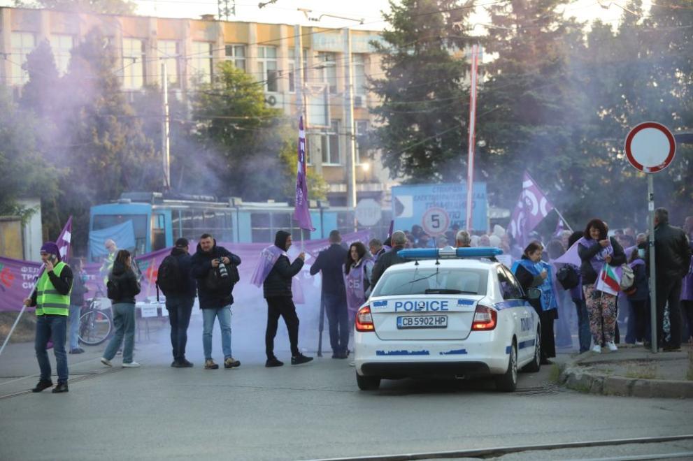 Наземният градски транспорт в София е спрян от 4:00 часа тази