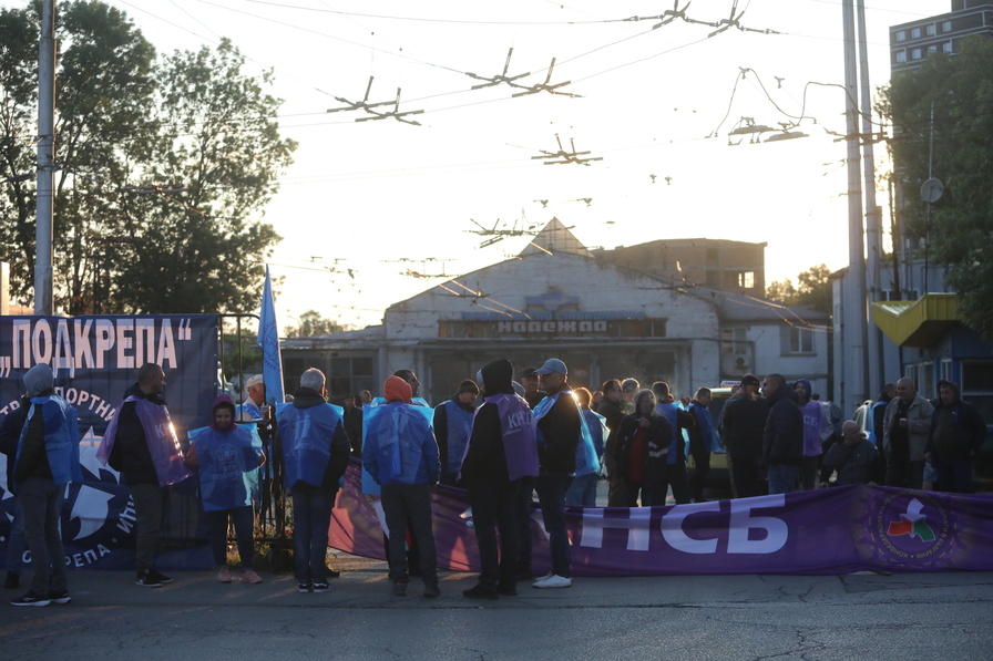 <p>Протест спря движението на градския транспорт в столицата</p>