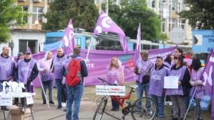 Протест спря движението на градския транспорт в София
