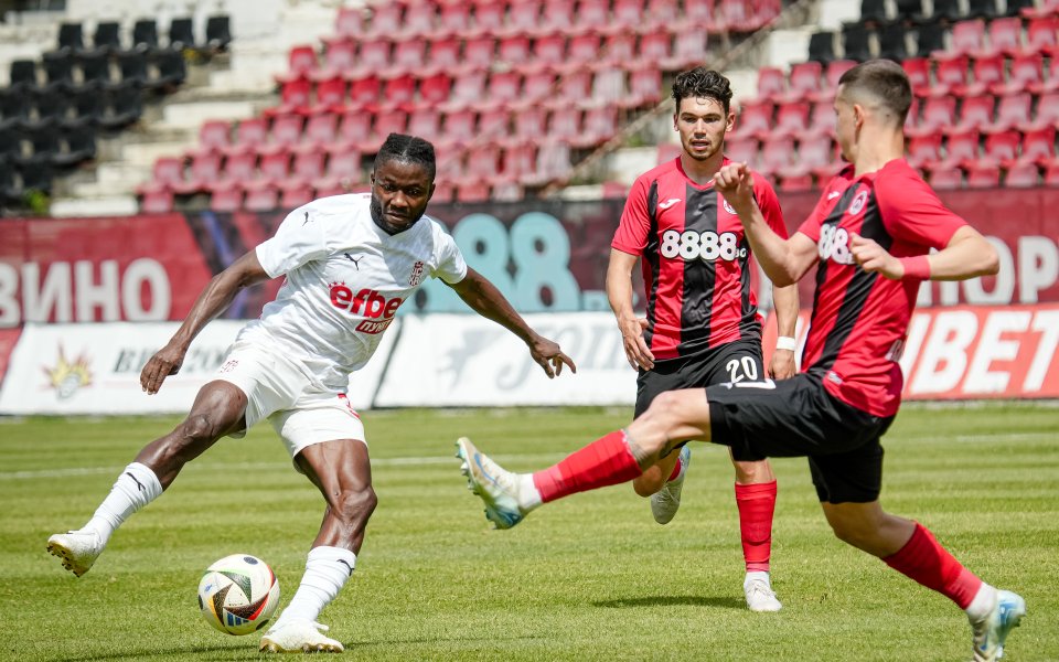 Локомотив София се изправя срещу възродения при Иван Стоянов тим