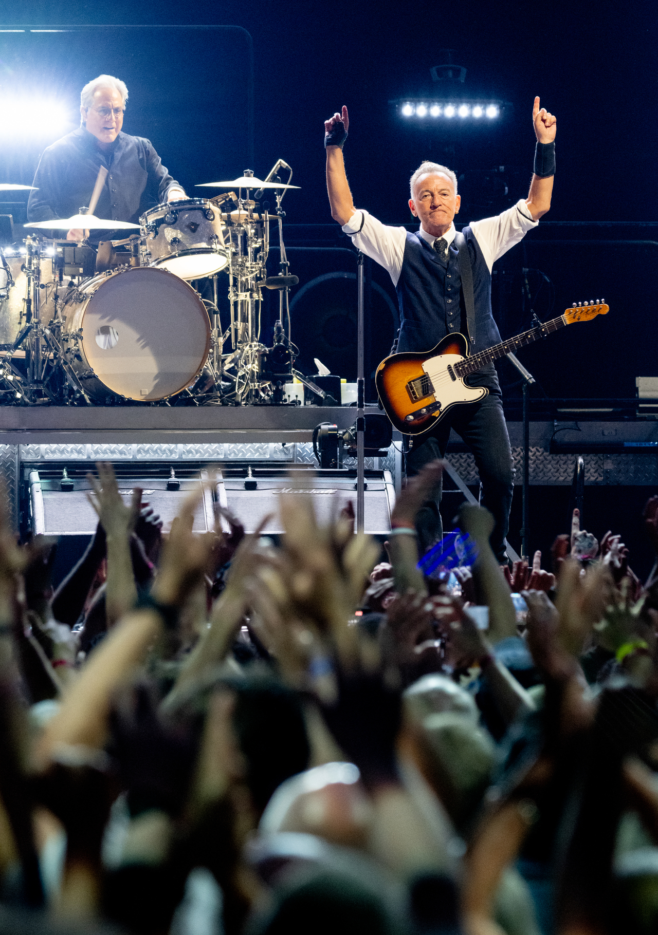 <p>Брус Спрингстийн в светлината на прожекторите в Англия.</p>