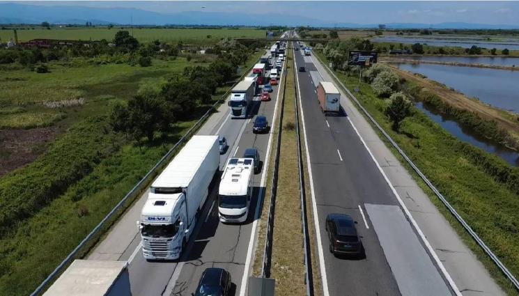 АМ Тракия - ЗАРАДИ РЕМОНТ: Километрично задръстване на АМ „Тракия“!