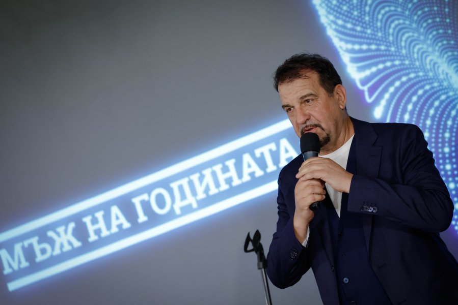 Карлос Насар1