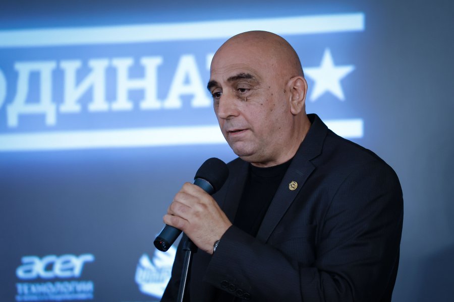 Карлос Насар1