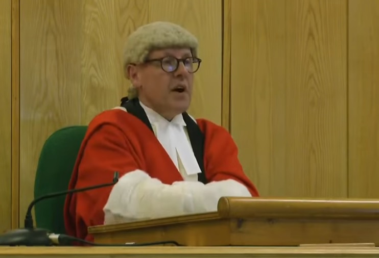  Съдия Никълъс Хилиард 