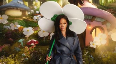 Rihanna влезе в света на смърфовете с песен