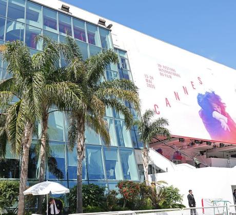 Сълзи овации и думи които докоснаха душата — така премина