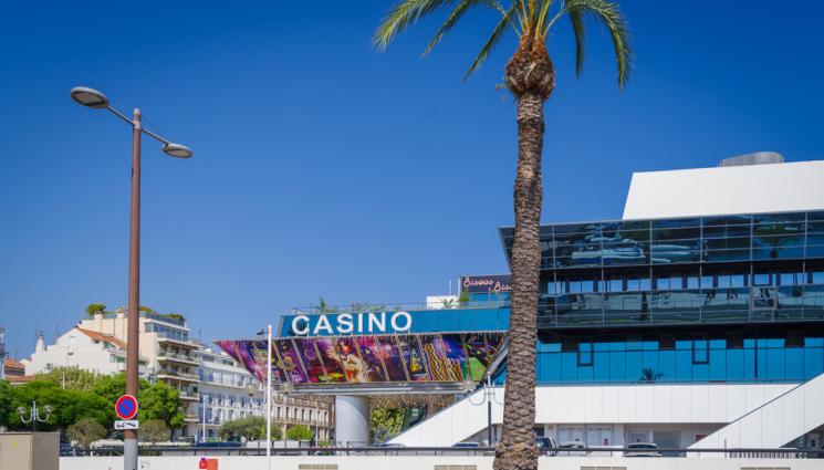 Палма - НЕ МОЖЕШ ДА ИЗБЯГАШ ОТ СЪДБАТА СИ: Огромно нещо се стовари върху кинаджия! (СНИМКИ)