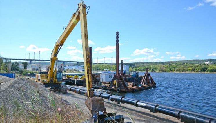 багер - НА СТАРТА НА ЛЕТНИЯ СЕЗОН: Фекалната тръба във Варна отново протече!