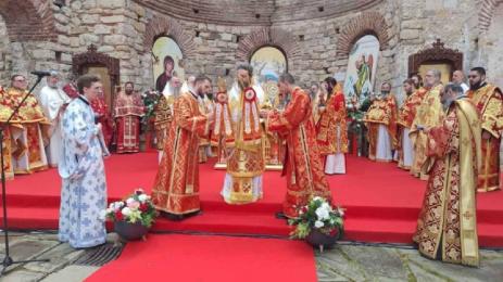ЗА ПРЪВ ПЪТ ОТ 600 ГОДИНИ: Отслужиха литургия в митрополитския храм на Несебър