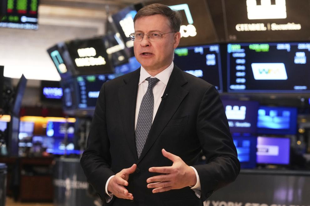 Валдис Домбровскис