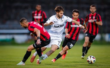 НА ЖИВО: Славия - Локомотив Пловдив 0:2, гол на Умарбаев от дузпа