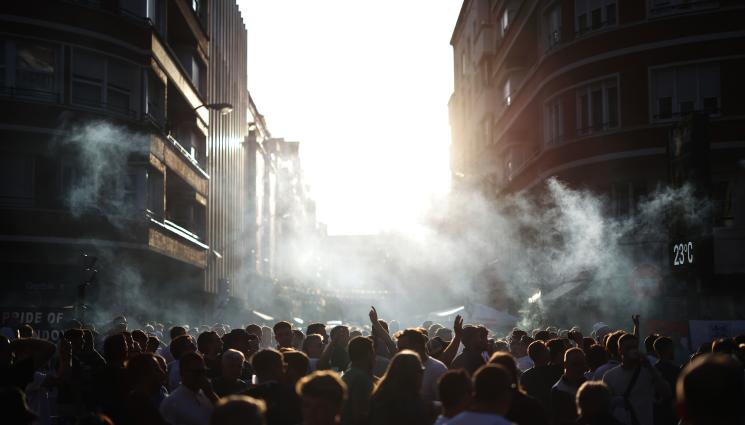 Лига Европа - Жесток бой в Билбао преди финала! Фенове на Тотнъм и Юнайтед не издържаха и стана страшно (ВИДЕО)