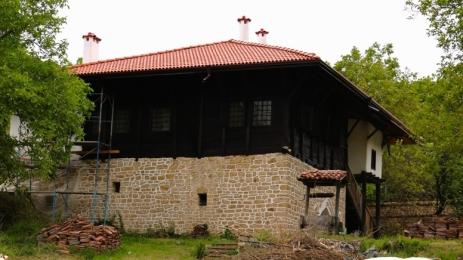 къща Крадецът на праскови