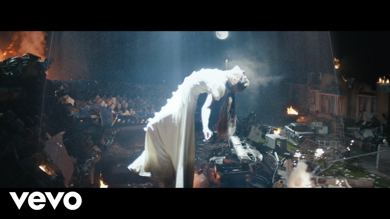 Ariana Grande - supernatural
