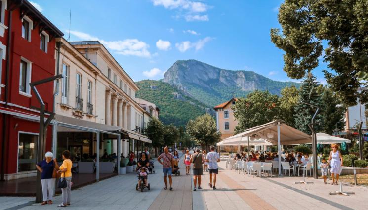 Враца - ОТБЕЛЯЗВАТ ПОДВИГА НА ХРИСТО БОТЕВ: Враца се превръща в родолюбивата столица на България!