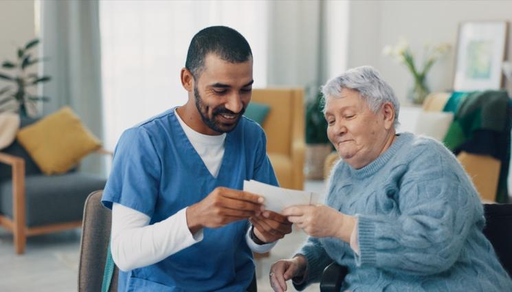 лекар възрастни - ЗЛАТНО ВРЕМЕ: Мерят ни кръвното с умна гривна