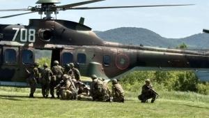 военни