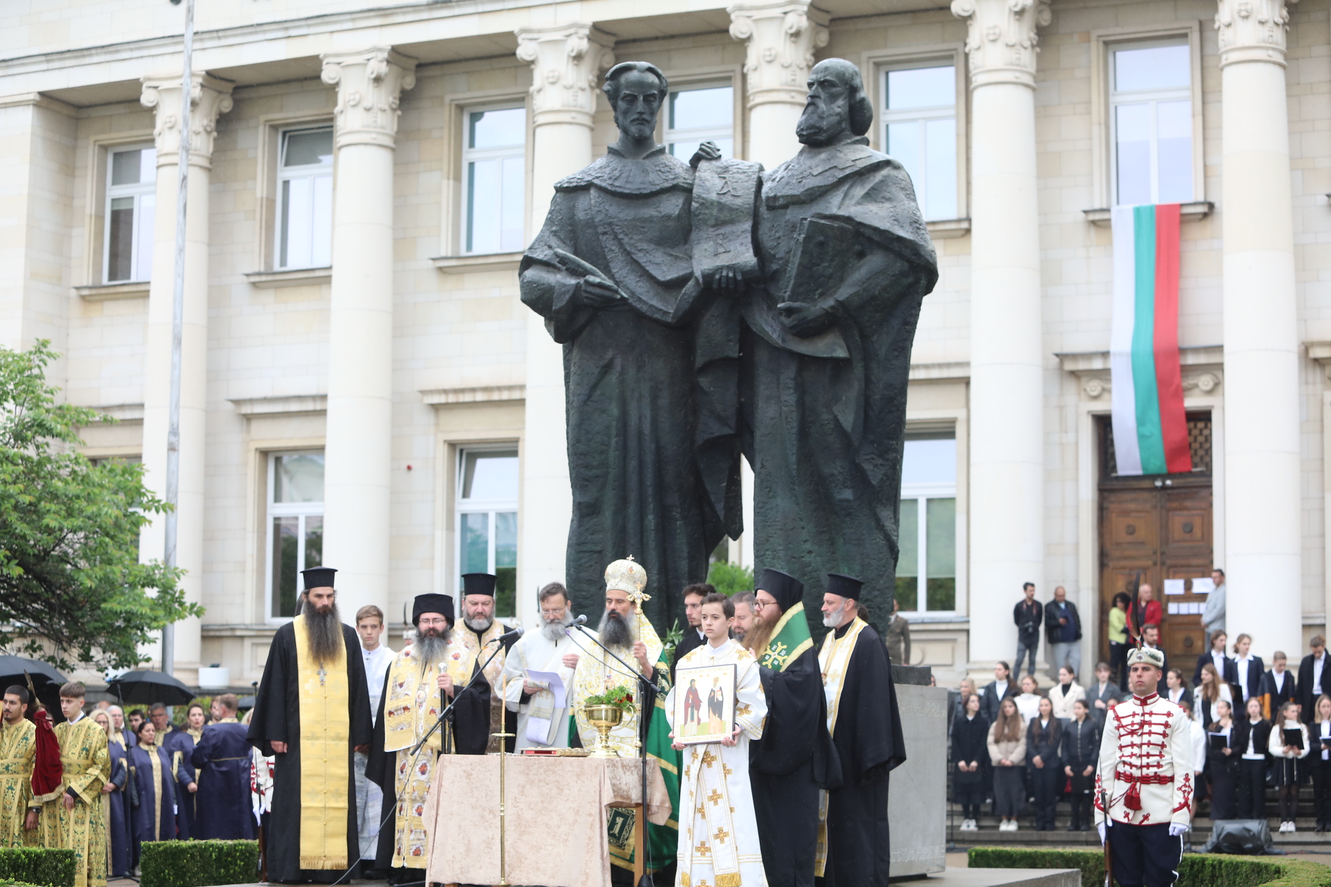 <p>Празничното шествие за 24 май в София</p>
