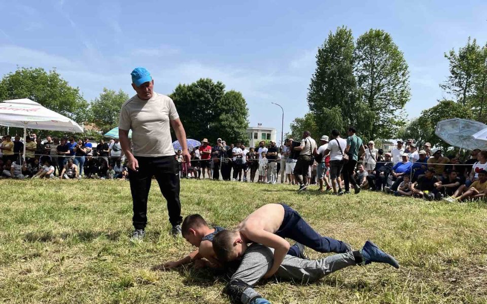 Стотици присъстваха на народни борби в Приморско