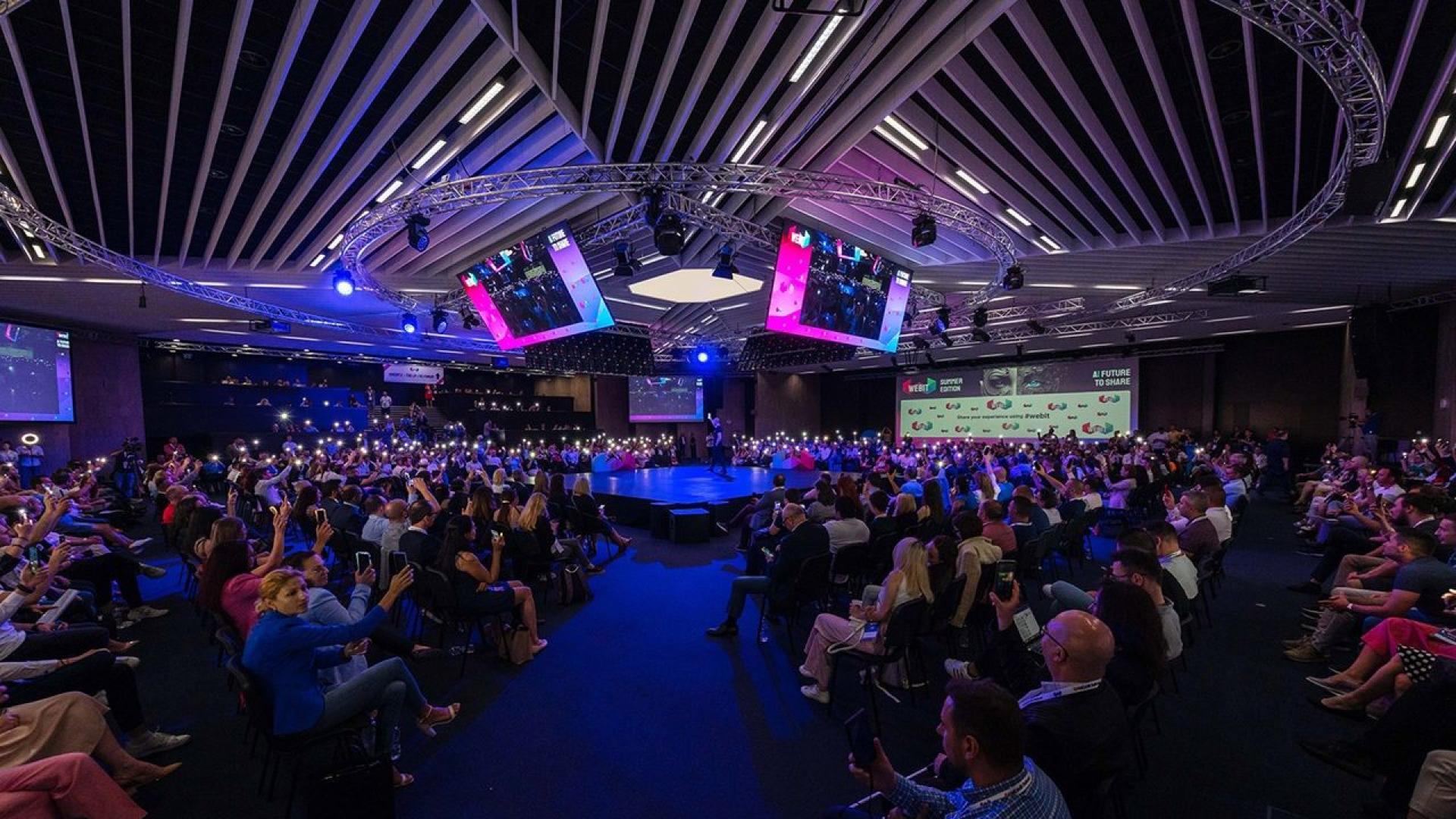 Над 3000 специално избрани лидери от всички сфери на бизнеса