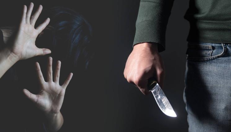 отвличане нож похитител жена - Рецидивист похити жена и 2-годишно дете с нож в ръка!