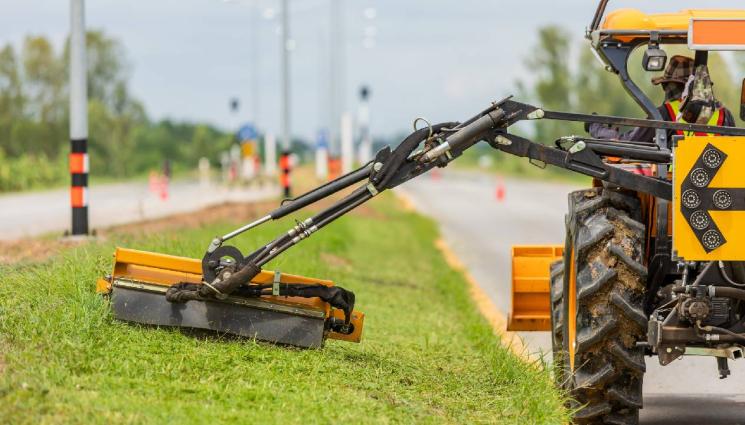 д - АПИ купува 27 косачки за 4,5 милиона лева